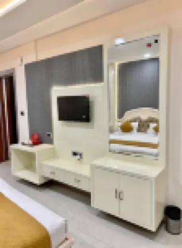 Shri Haridas Kunj Hotels near Banke Bihari Temple