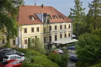 Maxmilian Lifestyle Resort Hotels in Kosmonosy