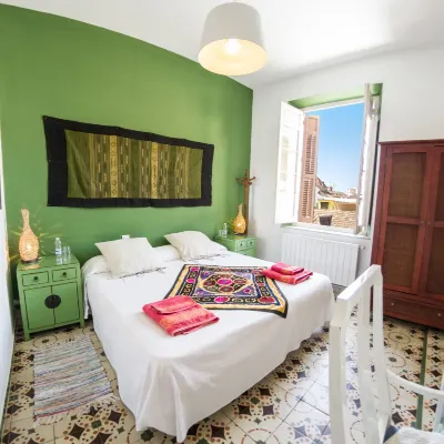 Villa Alicia Guest House Отели рядом с достопримечательностью «Крепость Гибралфаро»