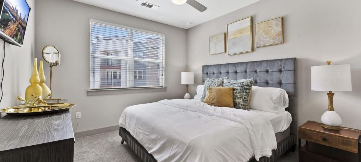 Elegant 1Br King Suite Close to DT w Fast Wifi Hotels in Montopolis