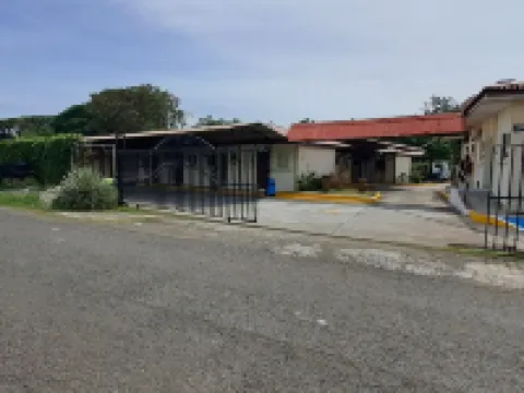 Mi Casa Asi de Grande Hotels in Penonome