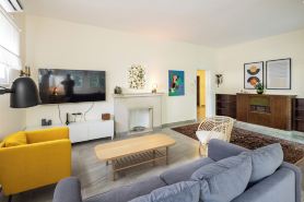 Eclectic Dreams Rabin Square Apt