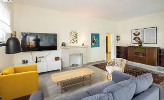 Eclectic Dreams Rabin Square Apt by Sea N' Rent