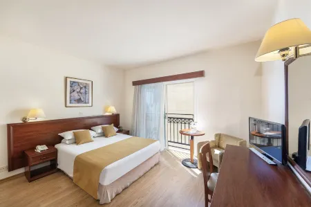 Kapetanios Limassol Hotel