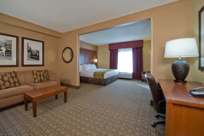Russell Inn & Suites فنادق في Starkville