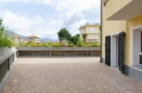 Joivy Flat with Terrace & Parking