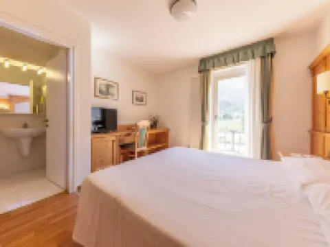 Hotel Plank Hotels in Siror