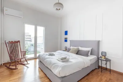 Charming Seaside Apartment Elegant 2Br in Glyfada