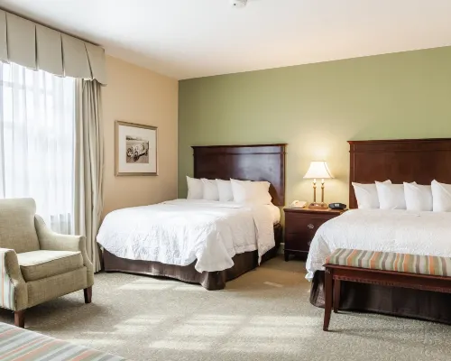 Hampton Inn & Suites Birmingham-Downtown-Tutwiler Отели рядом с достопримечательностью «Научный Центр МакУэйн»