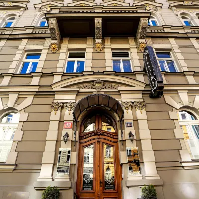 Alfons Boutique Hotel Hotels near براغ - فرسوفيتسي