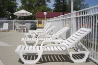 Econo Lodge Inn & Suites South Hotels in Perkins Township