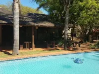 Leribisi Lodge - Pools