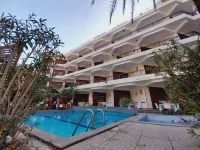 Rezeiky Hotel & Camp - Rooftop Pools