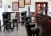 Raphael's Hotel - Bars