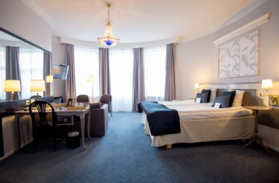 Crystal Plaza Hotel Hoteles cerca de Parque Humlegarden