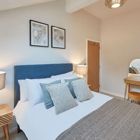 Host & Stay - Skyline Apartment