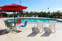 Best Western Plus Lake Front Hotel - Pools