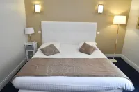 Le Renaissance Hotels in Lascelle