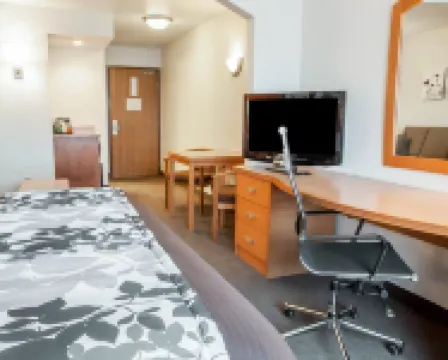 奧沙克湖舒眠酒店及套房 沃倫酒店