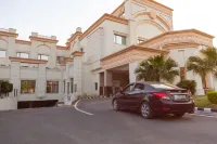 The Competent Palace Hotel Hotels near Anand van