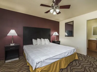 Relax Inn Hotels near ShadowGlen Golf Club