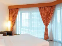Four Points by Sheraton Bur Dubai Hotels near Titanic