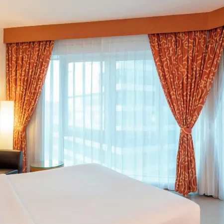Four Points by Sheraton Bur Dubai Отели рядом с достопримечательностью «Рынок Мина-базар»