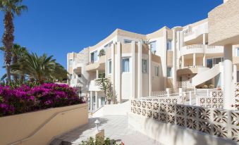 R2 Maryvent Beach Apartments