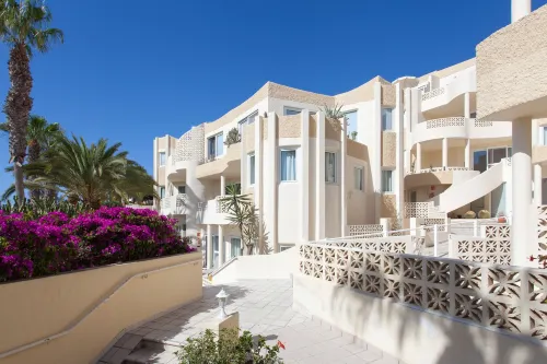 R2 Maryvent Beach Apartments - Kitchens