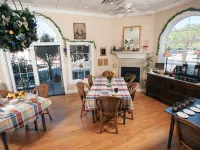 Old Town GuestHouse B&B Hotels near Simpich Showcase