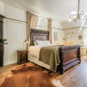 Cedar Gables Inn