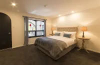 The Manor Basket Range Hotels in Basket Range