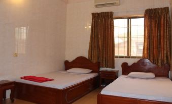 Lucky 2 Guesthouse