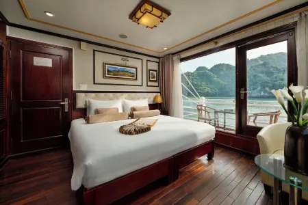 Swan Cruises Halong Отели рядом с достопримечательностью «Bai Chay»