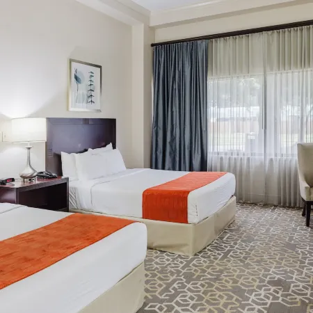 Brent House Hotel Отели рядом с достопримечательностью «Одубон Парк»