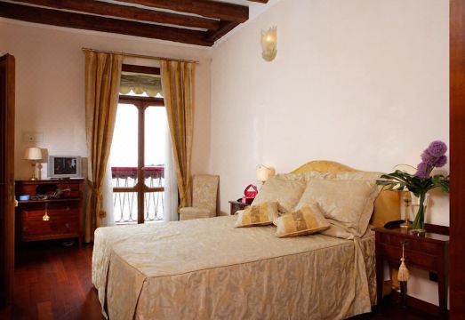 라 로사 데이 벤티 운하 뷰