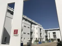 Séjours & Affaires la Rochelle les Minimes - Kitchens