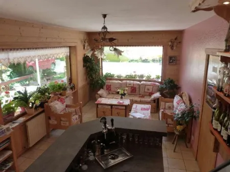 Hotel Restaurant le Grillon Отели рядом с достопримечательностью «Le Corbier»