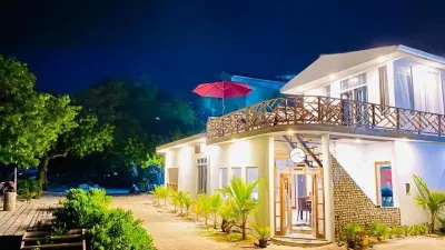 String Wave Maldives Hotel in zona Dhigu