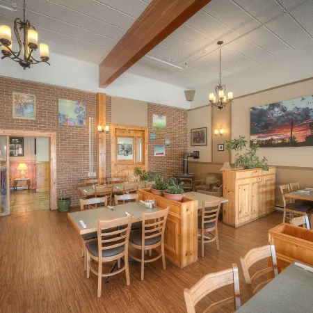 Claymore Inn and Suites