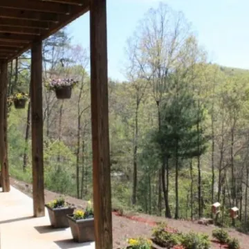 Long Mountain Lodge Bed & Breakfast