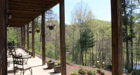 Long Mountain Lodge Bed & Breakfast