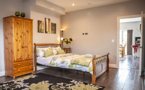 Cyrus house 1 Apartment