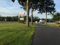 Falls Inn Hotels in Warren