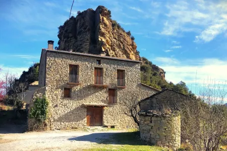 A totally renovated rural design house in the middle of nature. Отели в г. Alt Urgell