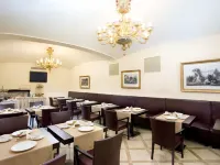 Hotel Palazzo Guardati Hotels near Teatro Tasso