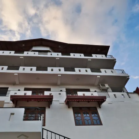 Kandyan Bluestar Villa