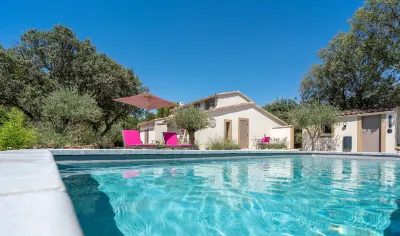 Mas la Cheneraie Hotels in Cucuron