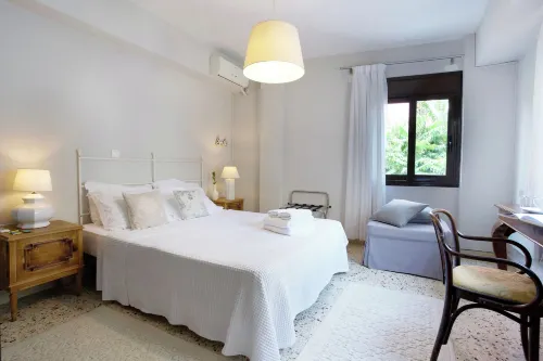Live in Athens, Psyrri Central Apartments