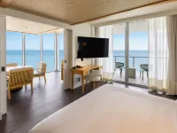 Eden Roc Miami Beach Hotels near Mid-Beach